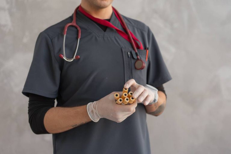 Factors Every Medical Professional Should Consider When Selecting Scrubs