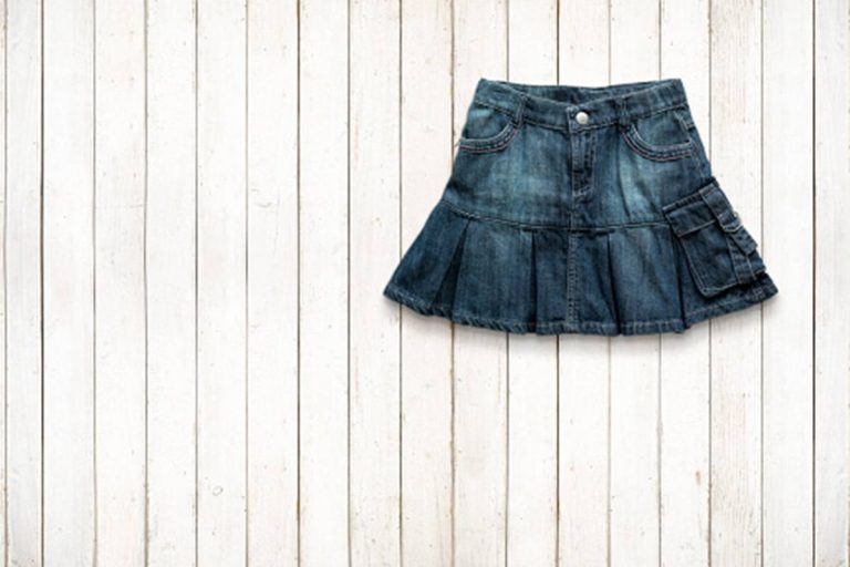 Stylish Summer Trends – Denim Midi Skirts