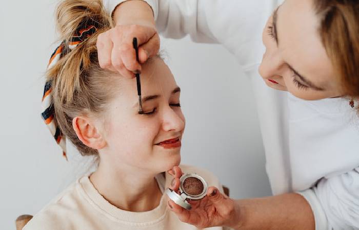 How do you do Quinceanera Makeup?