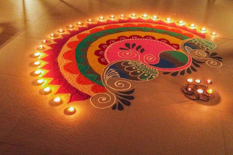 Side Rangoli Design for Festival:  Festive Touch to Your Home