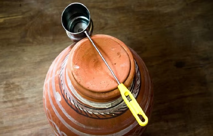 Advantages of Drinking Water From An Earthen Pot