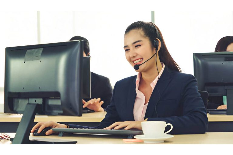Finding Comfort in Online Peer Support Chats